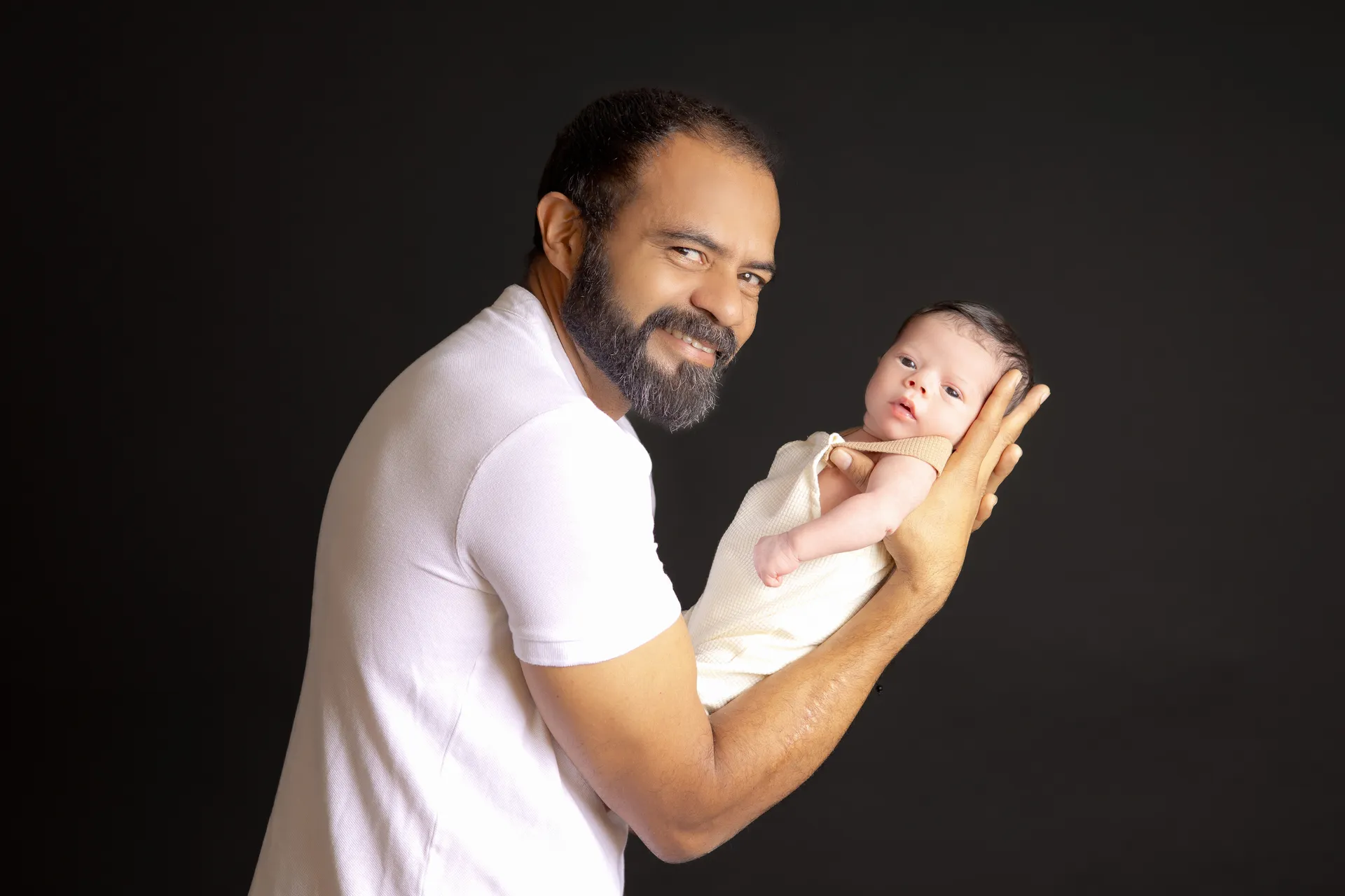 Fotografia de recém-nascido em Vila Nova de Gaia — AFRUTUOSO Fotografia